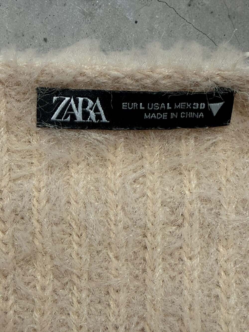 Zara Fuzzy Cropped Wrap Cardigan Sweater Beige Size L - Picture 5 of 7
